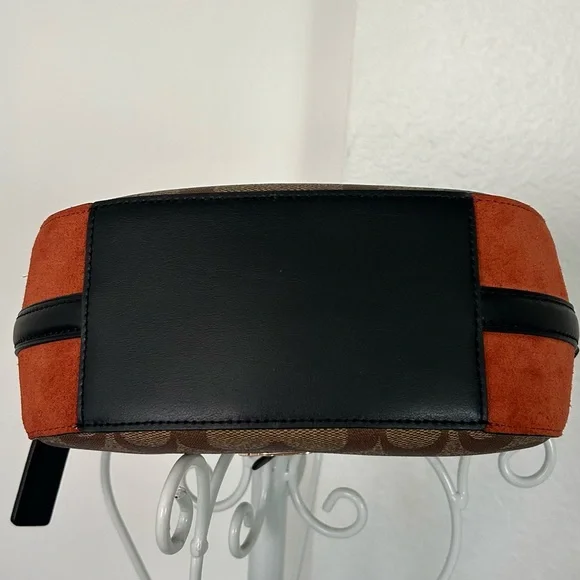 Coach Kleo Hobo In Signature Canvas - Picture 5 of 8